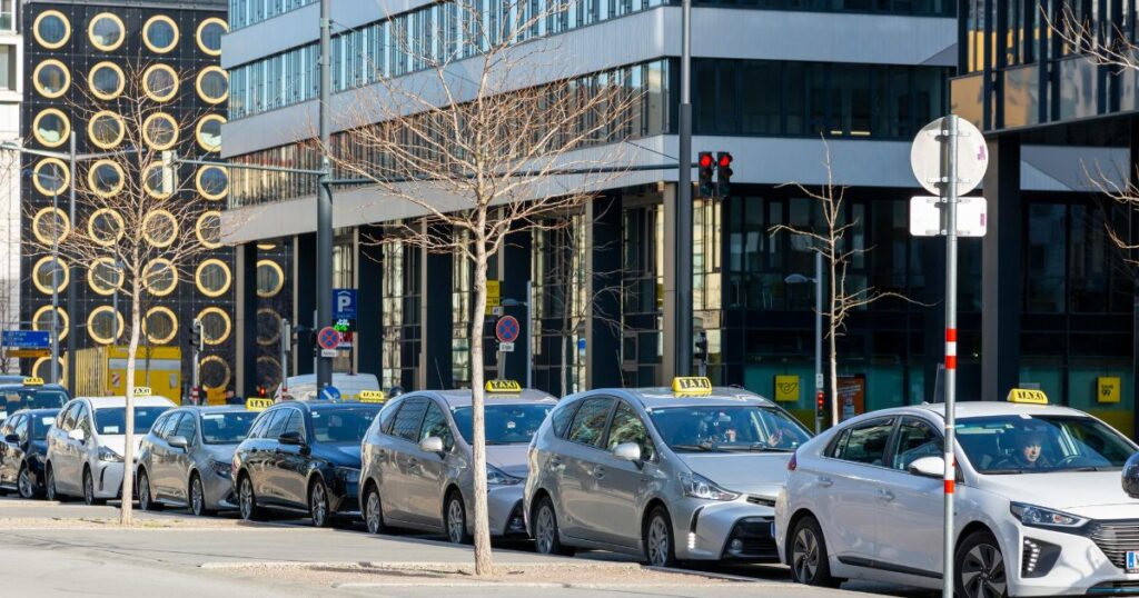 Best Local Taxi Service in Indore for Daily Travel Needs